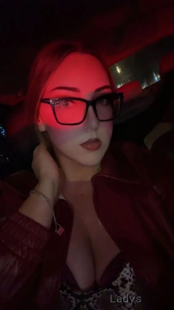 Payton, 31 years beautiful nude Houston escorts girl, height 158 sm, Weight 77 kg