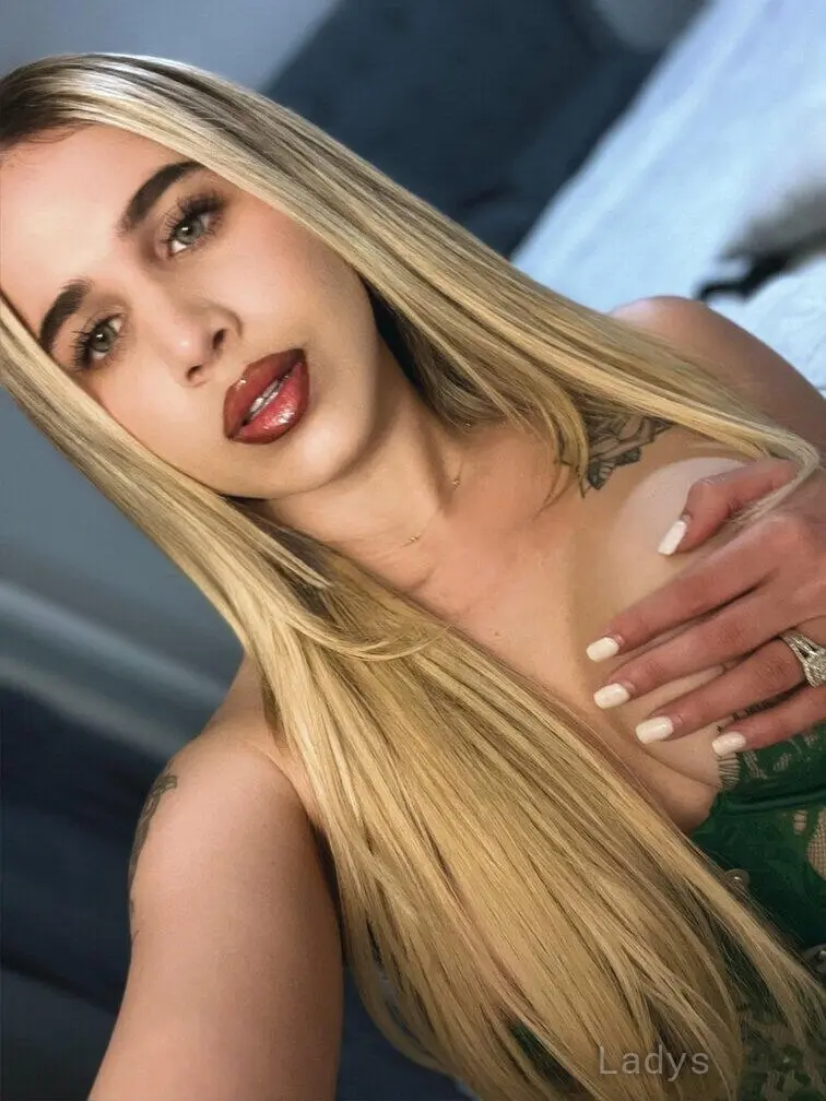 Sami, 23 years beautiful nude Houston escorts girl, height 160 sm, Weight 55 kg