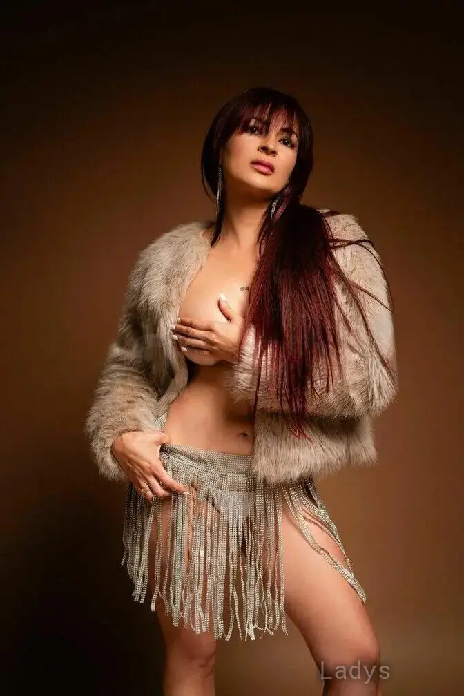 Sara, 33 years beautiful nude Houston escorts girl, height 155 sm, Weight 54 kg