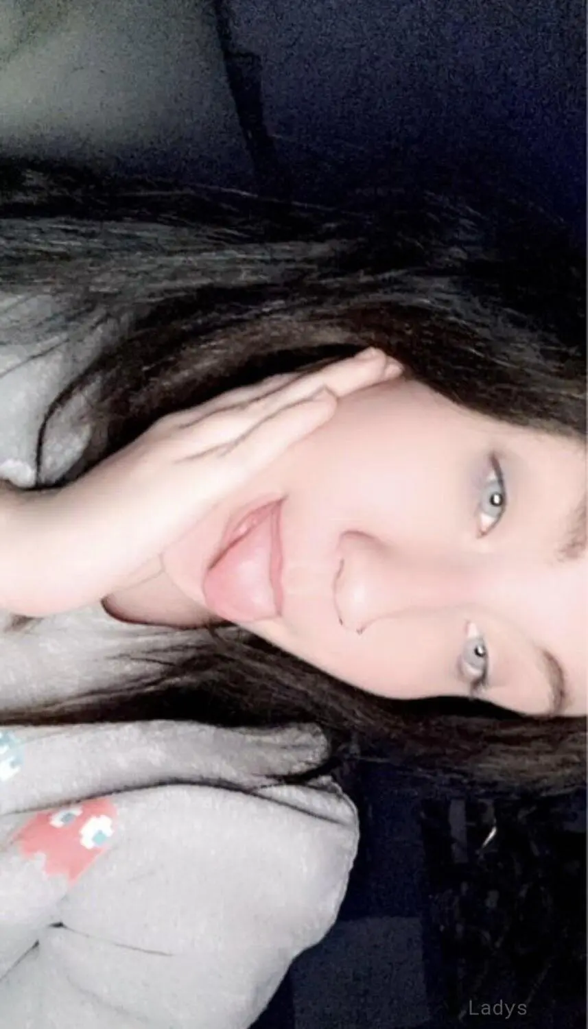 Daisy, 24 years old Hurghada escort girl with big tits, height sm, Weight kg