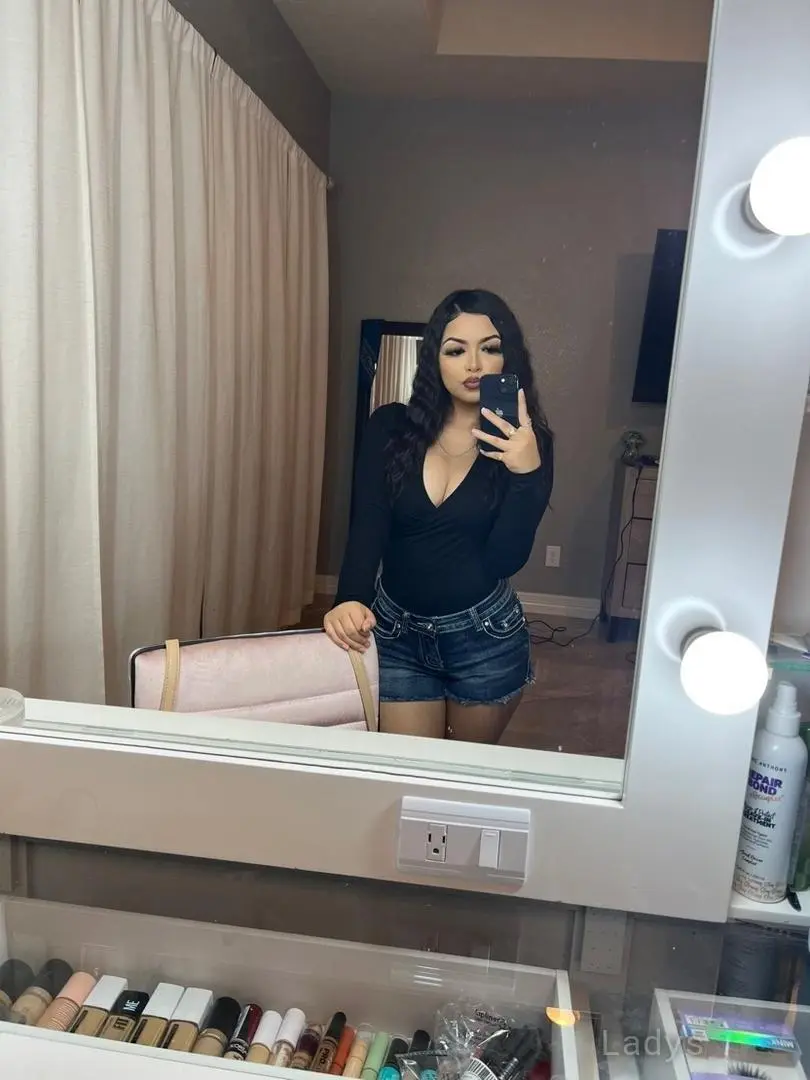 Nelly, 24 years old Hurghada escort girl with big tits, height  sm, Weight  kg