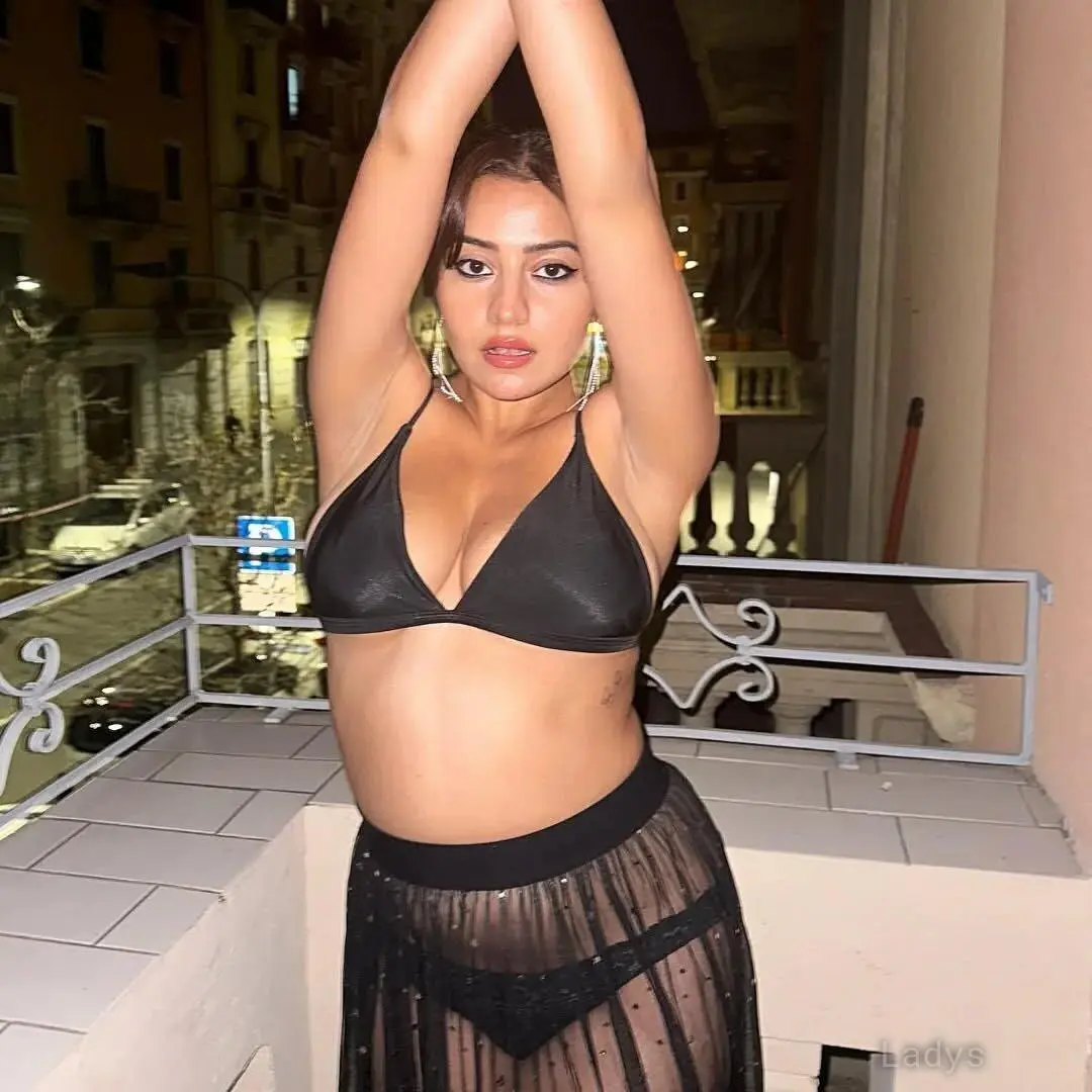 Anna, 23 years old Hyderabad escort girl with big tits, height 154 sm, Weight  kg