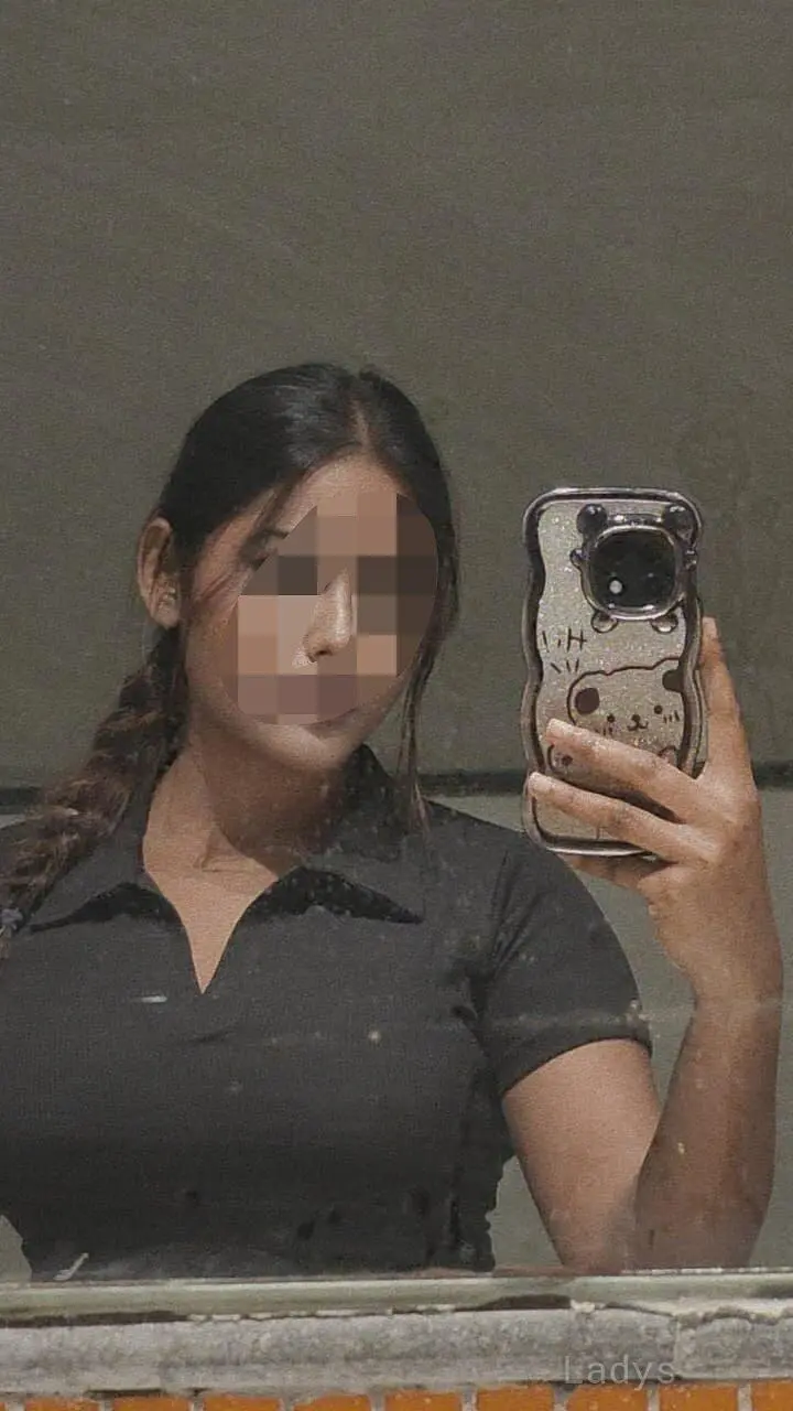 Brianna, 23 years old Hyderabad escort girl with big tits, height 154 sm, Weight  kg