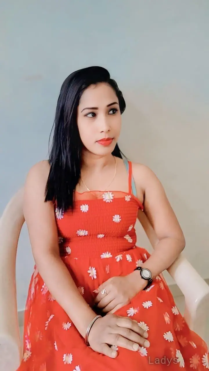 Emmy, 24 years old Hyderabad escort girl with big tits, height 162 sm, Weight  kg