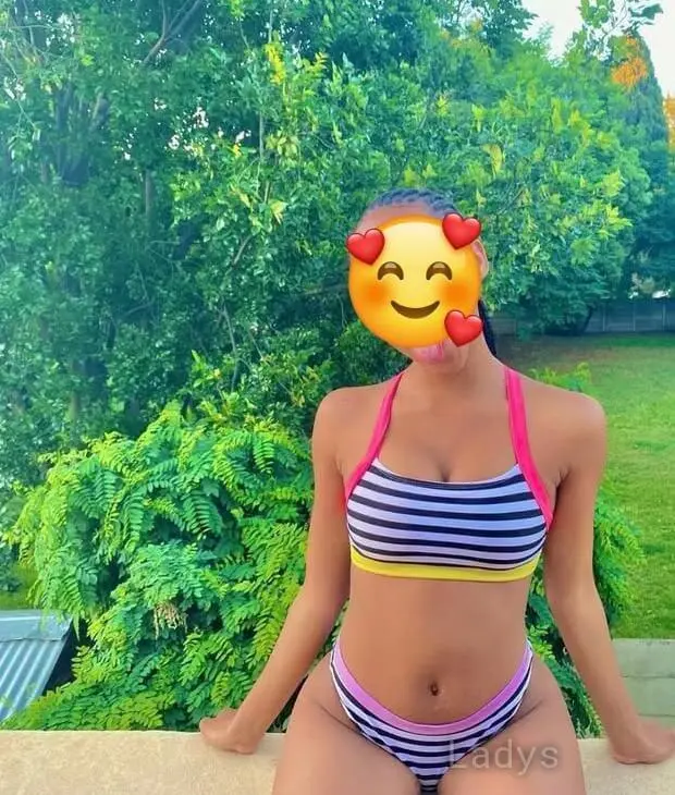 Honey, 23 years old Hyderabad escort girl with big tits, height  sm, Weight  kg