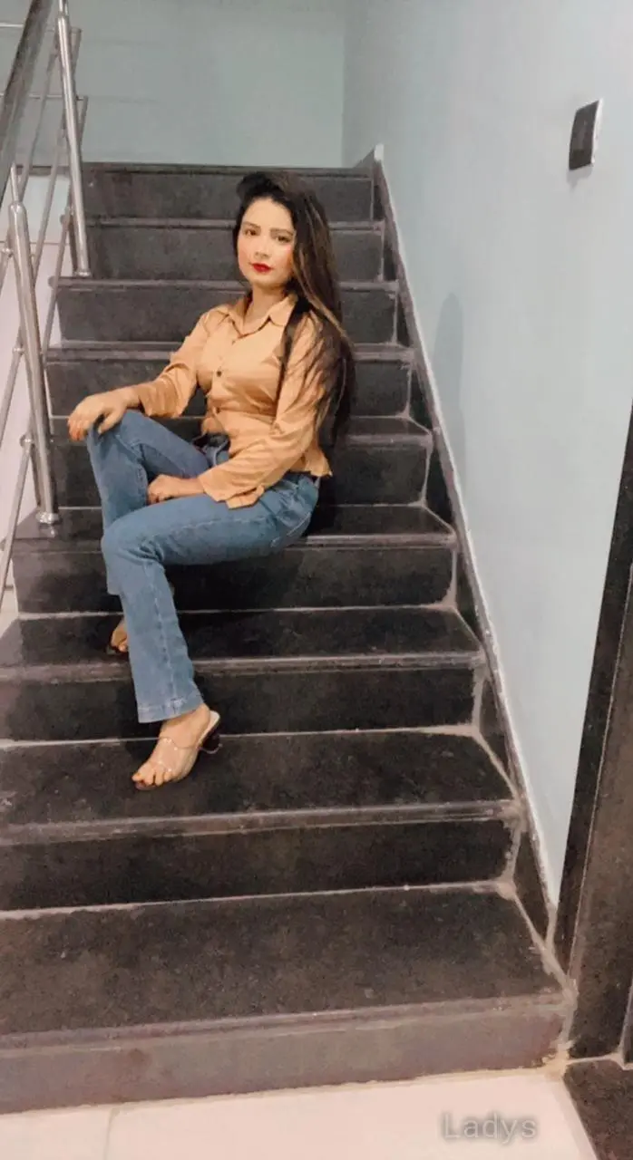 Jaya, 19 years old Hyderabad escort girl with big tits, height 155 sm, Weight  kg