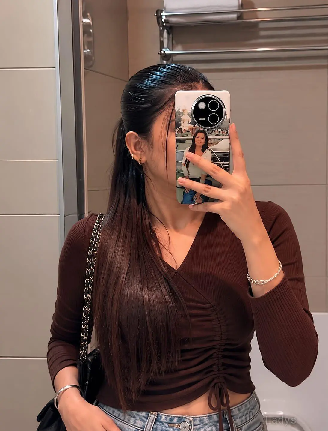 Kajal, 25 years old Hyderabad escort girl with big tits, height 165 sm, Weight kg