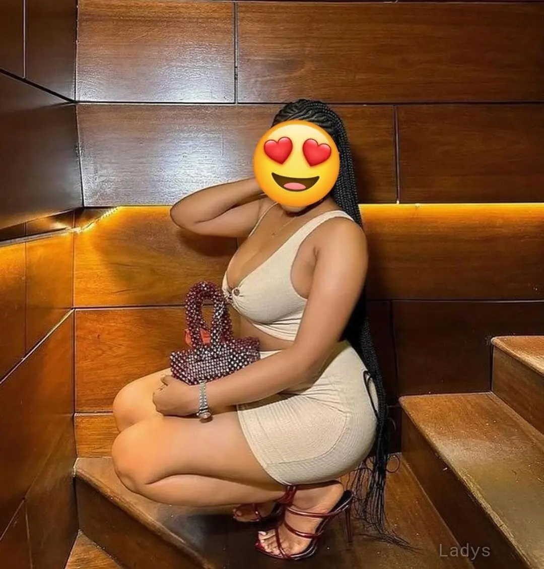 KAREN, 24 years old Hyderabad escort girl with big tits, height 170 sm, Weight kg