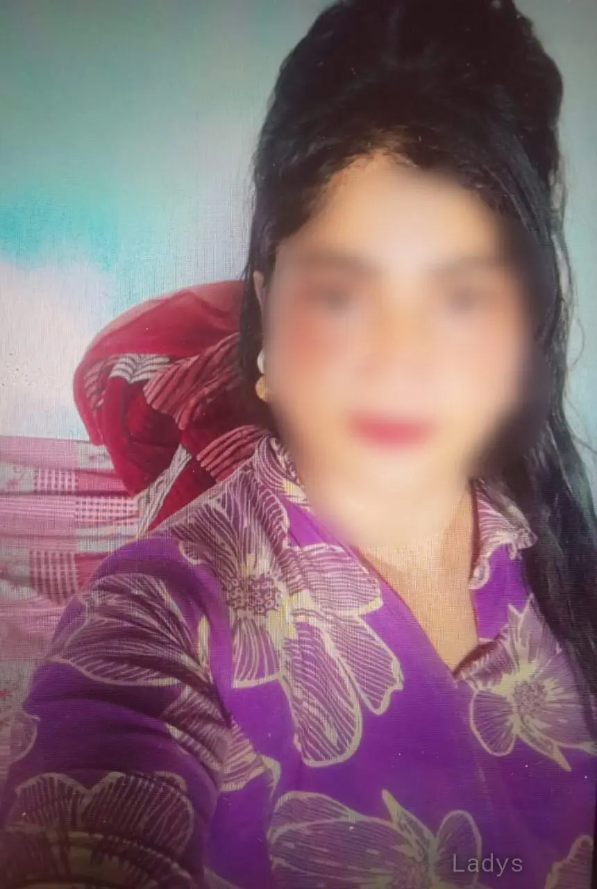 Linet, 25 years old Hyderabad escort girl with big tits, height 153 sm, Weight  kg