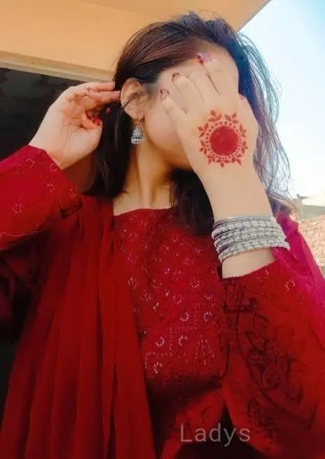 Lisa, 22 years old Hyderabad escort girl with big tits, height 153 sm, Weight  kg