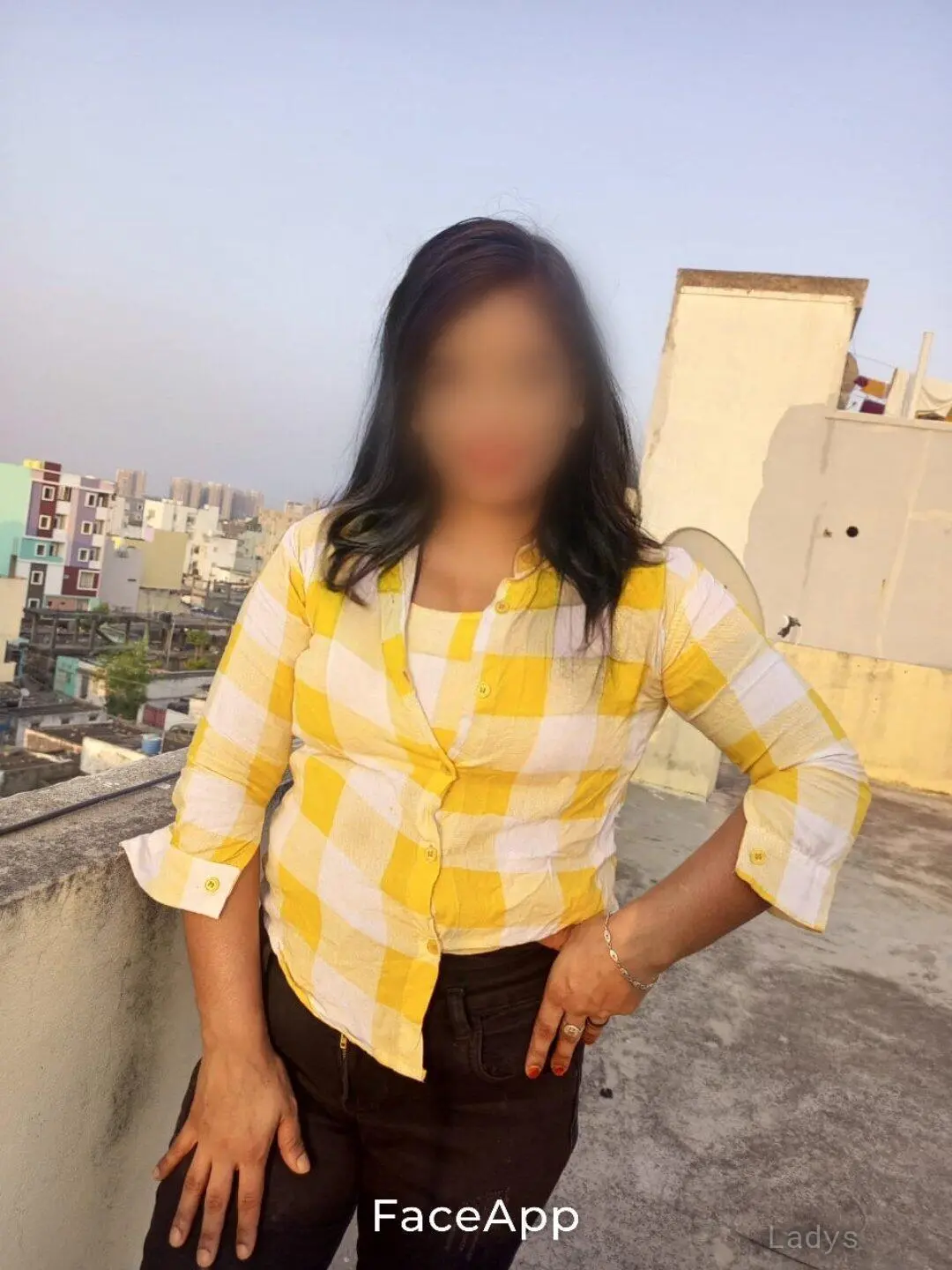 Nisha, 22 years old Hyderabad escort girl with big tits, height 154 sm, Weight kg