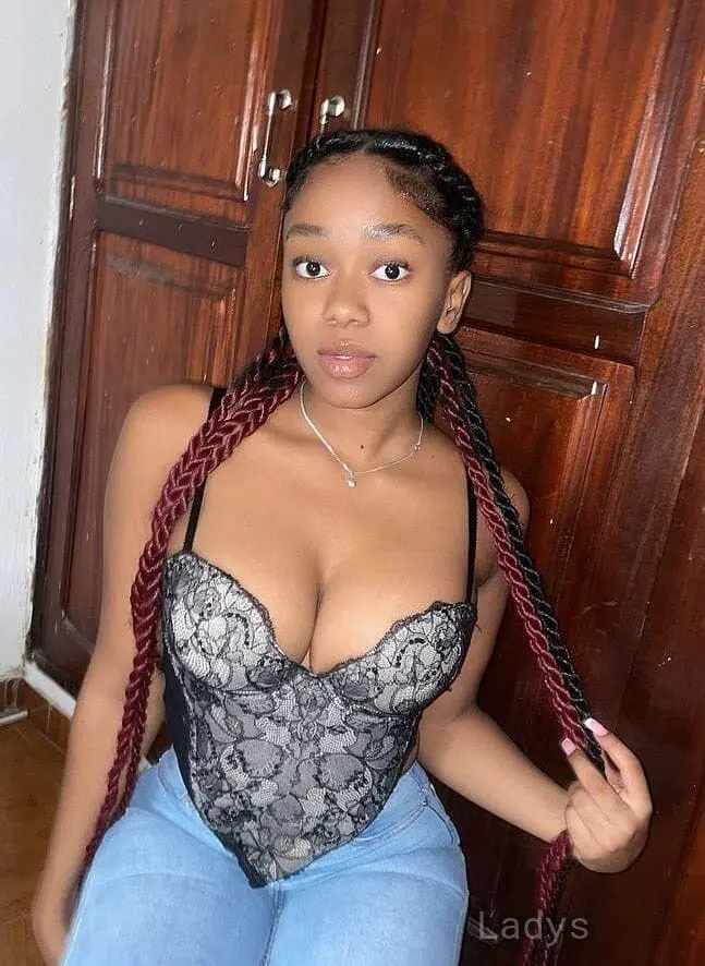 Pretty, 23 years old Hyderabad escort girl with big tits, height 162 sm, Weight kg