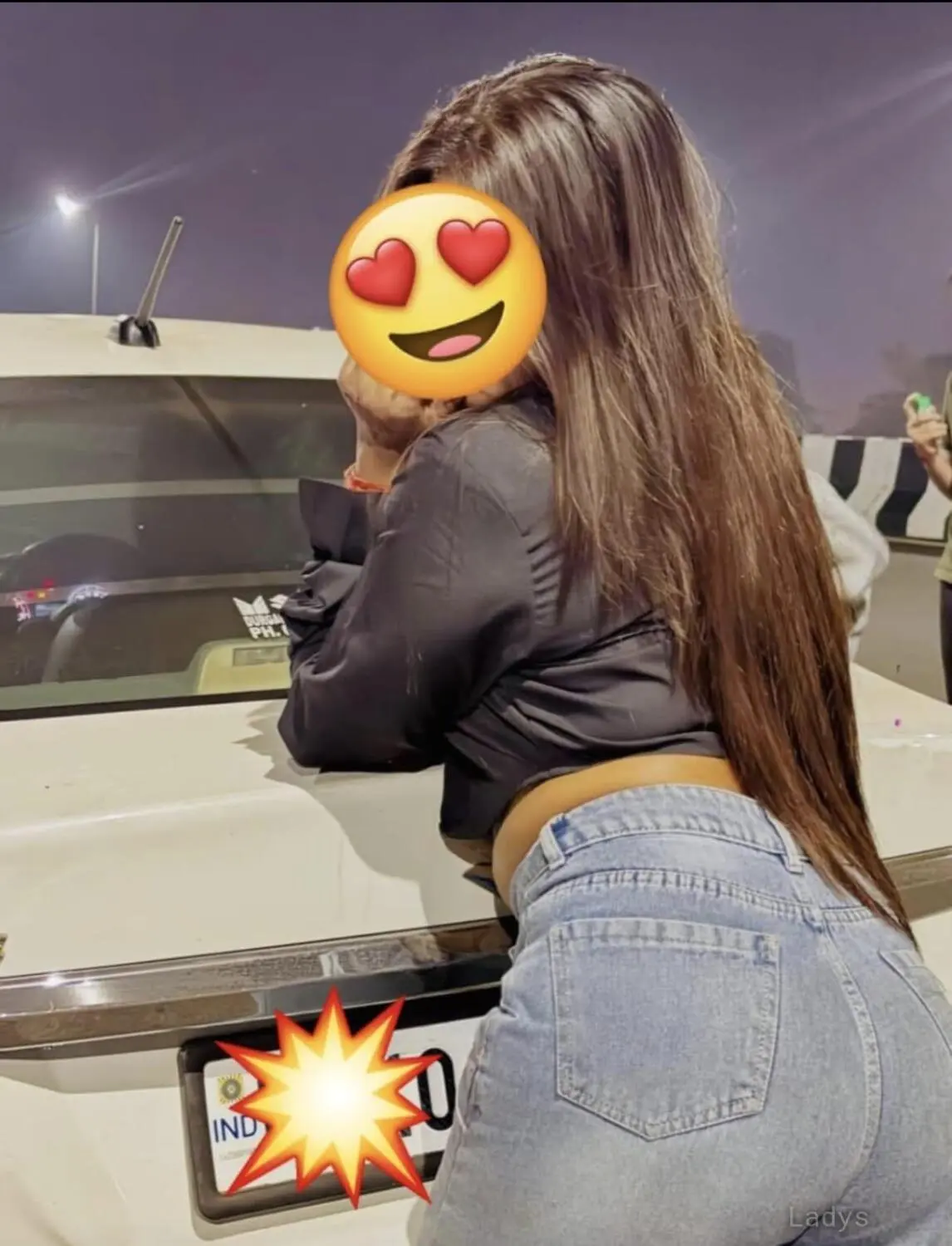 Priya, 25 years old Hyderabad escort girl with big tits, height 165 sm, Weight  kg