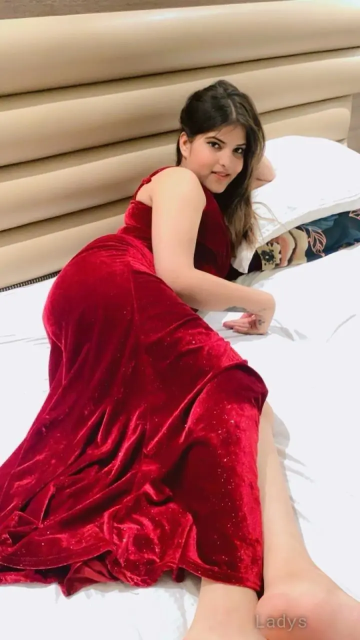 Radhika, 28 years old Hyderabad escort girl with big tits, height 154 sm, Weight  kg