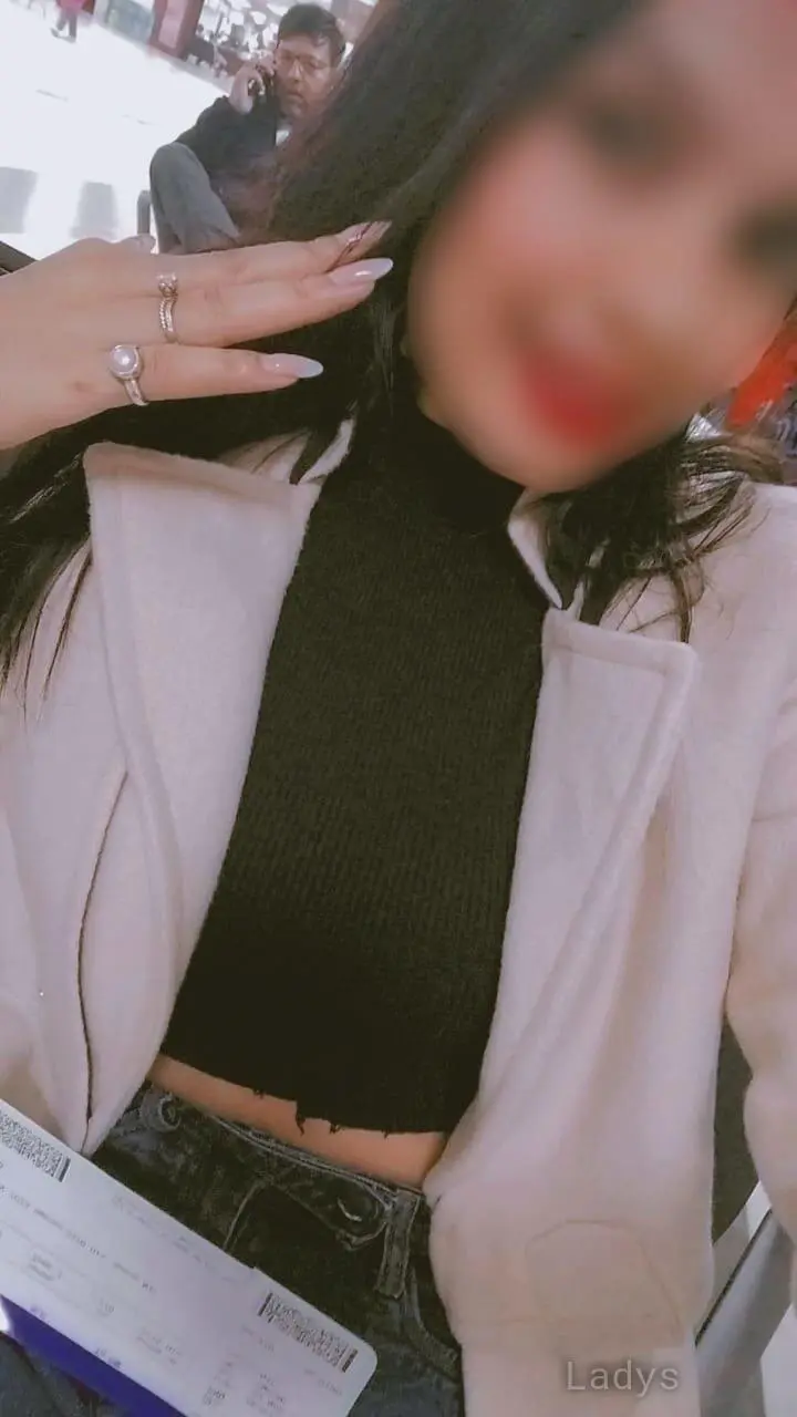 Riya, 23 years old Hyderabad escort girl with big tits, height 160 sm, Weight  kg