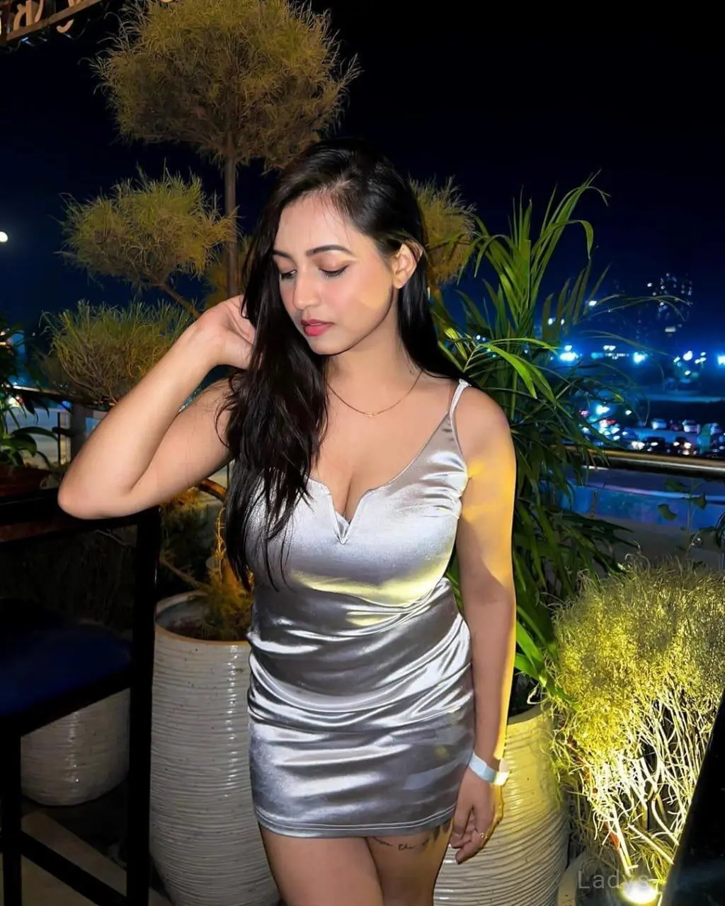 Shruti, 23 years old Hyderabad escort girl with big tits, height 153 sm, Weight kg
