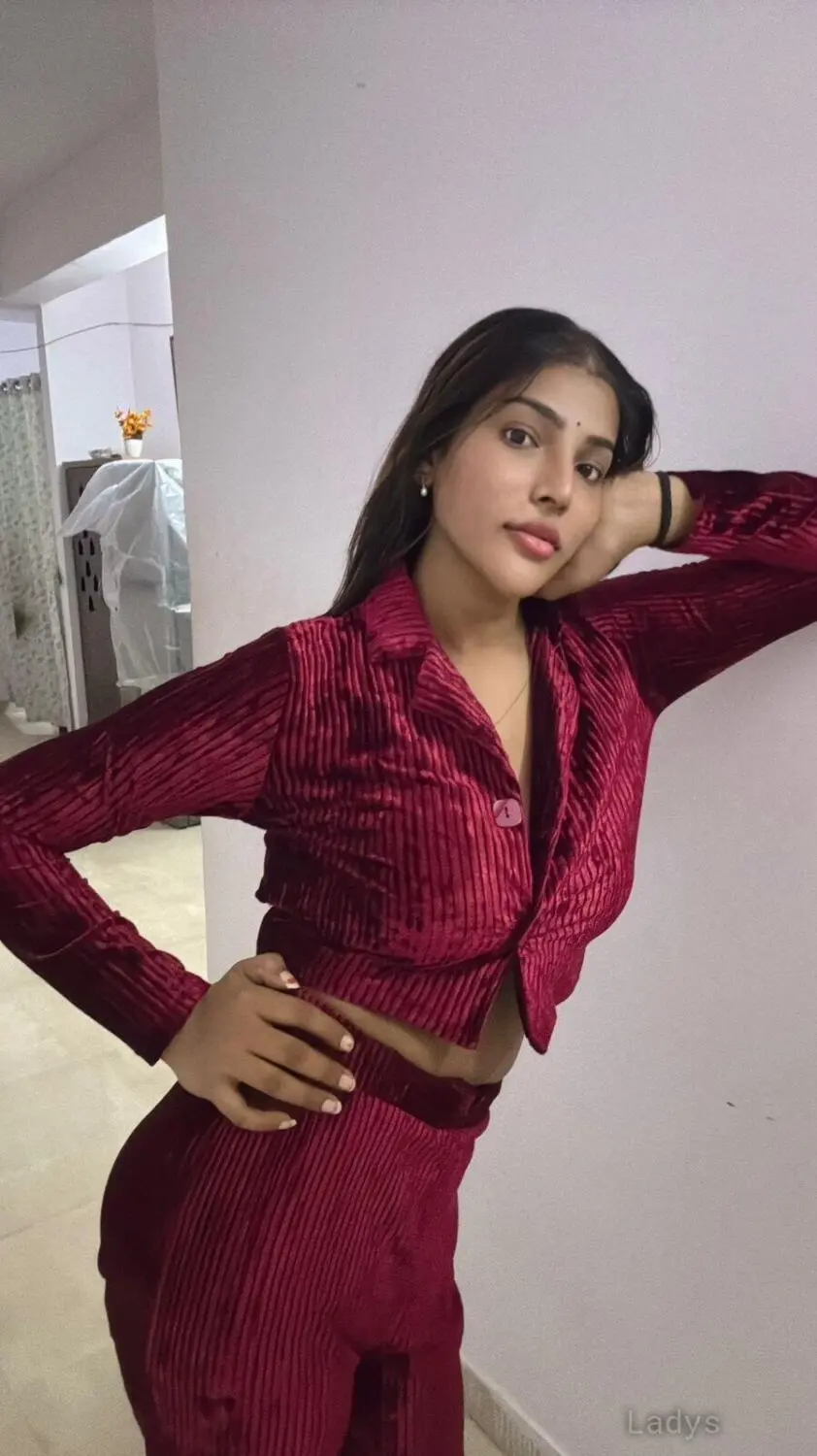 Siri, years old Hyderabad escort girl with big tits, height sm, Weight kg