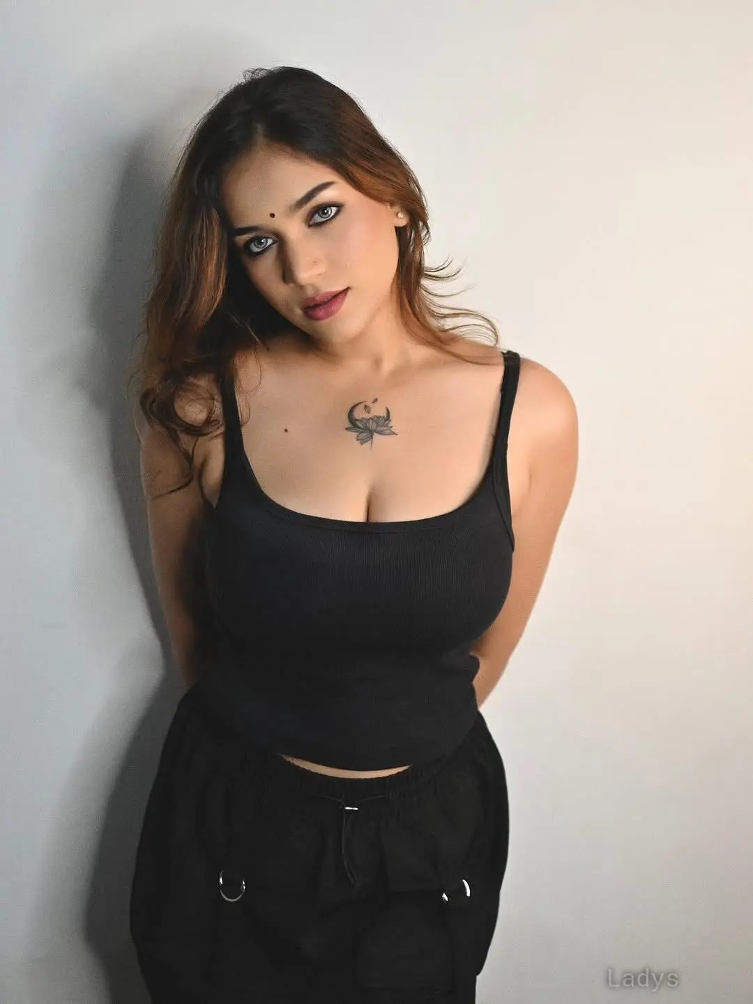 Amisha, 24 years beautiful nude Hyderabad escorts girl, height 154 sm, Weight kg