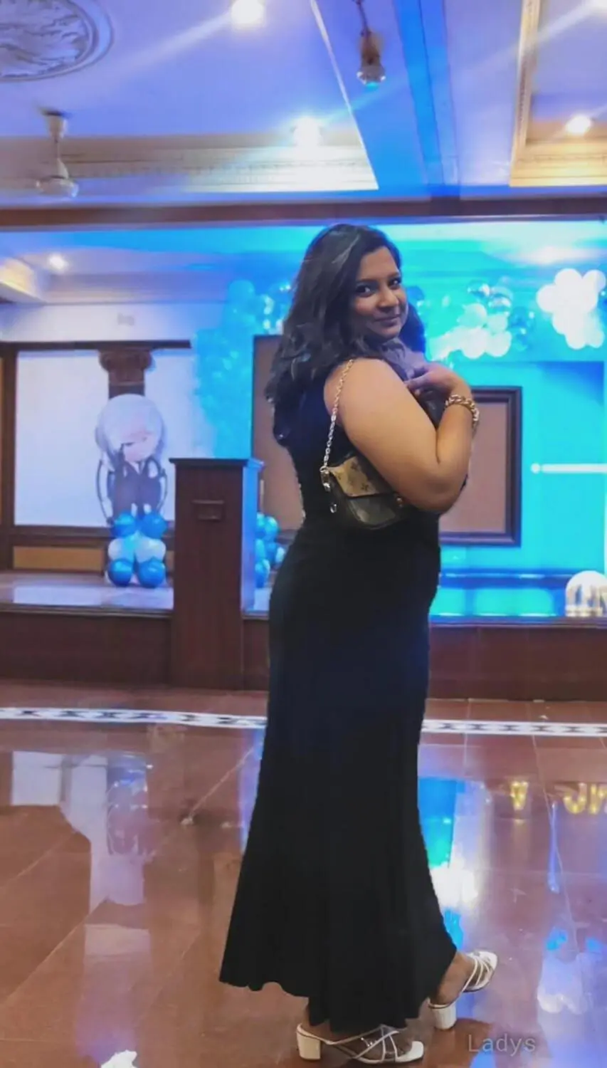 Annu, 23 years beautiful nude Hyderabad escorts girl, height 163 sm, Weight  kg