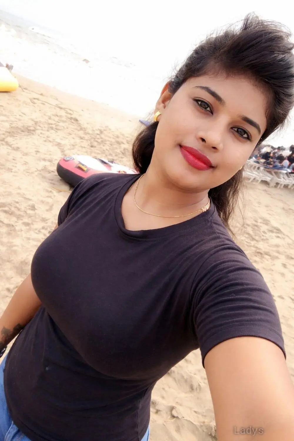 Divya, 22 years beautiful nude Hyderabad escorts girl, height 165 sm, Weight  kg