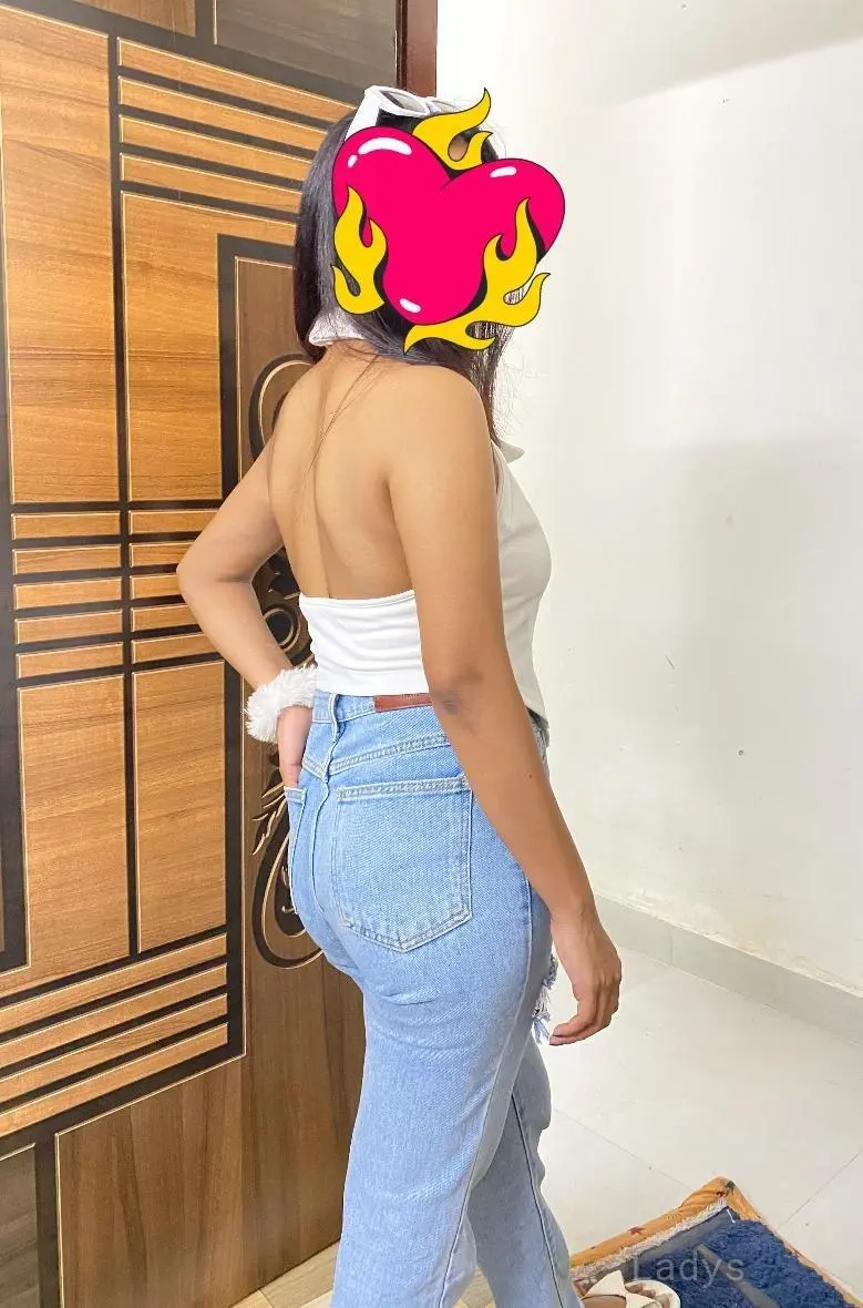 Elina, 22 years beautiful nude Hyderabad escorts girl, height 165 sm, Weight  kg