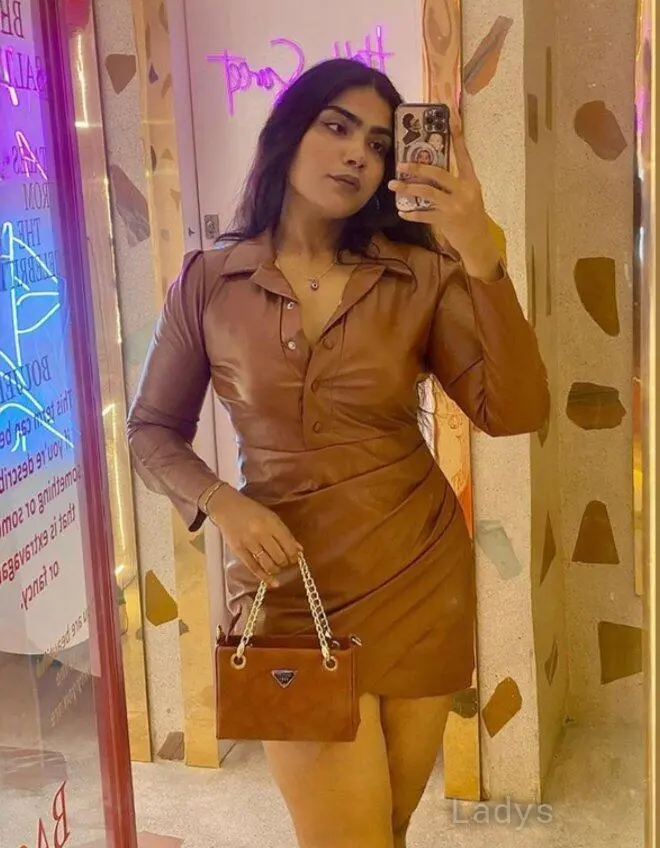 Ella, 25 years beautiful nude Hyderabad escorts girl, height 166 sm, Weight kg