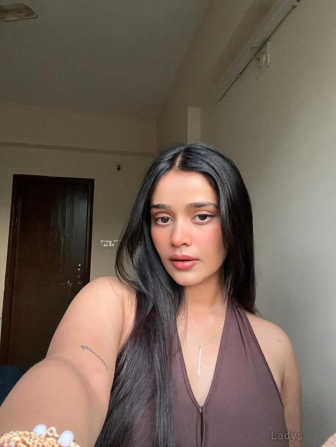 Janvi, 24 years beautiful nude Hyderabad escorts girl, height 152 sm, Weight kg
