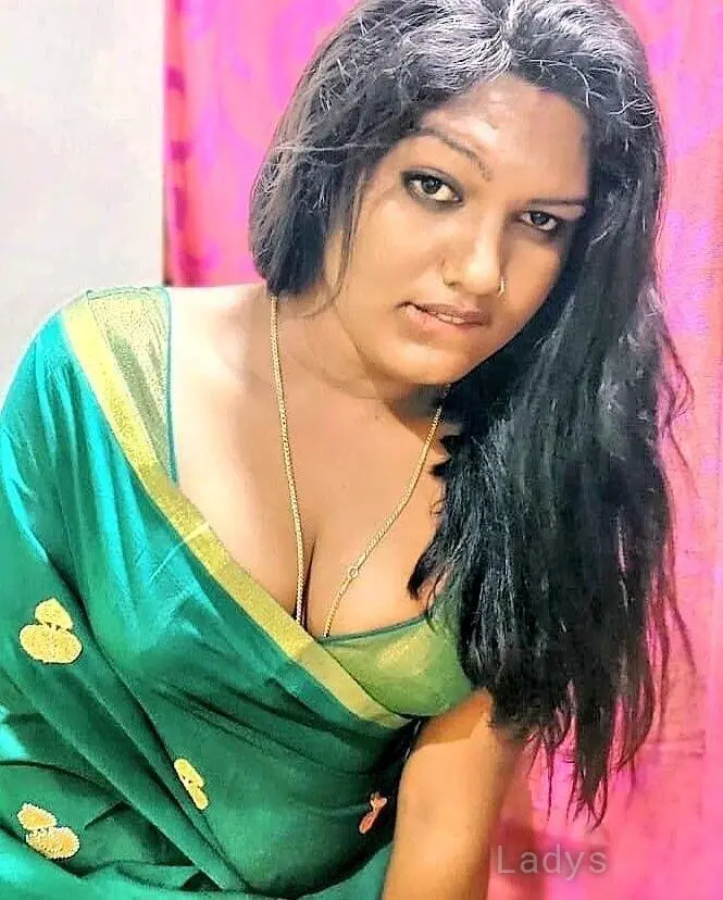 Kavita, 30 years beautiful nude Hyderabad escorts girl, height 154 sm, Weight  kg