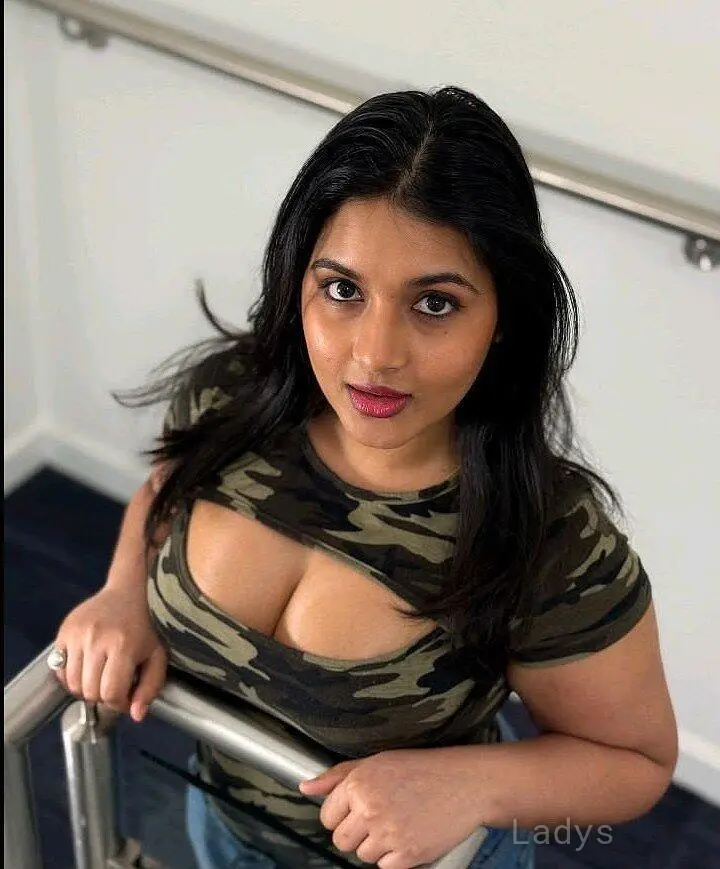 Neha, 25 years beautiful nude Hyderabad escorts girl, height 154 sm, Weight kg