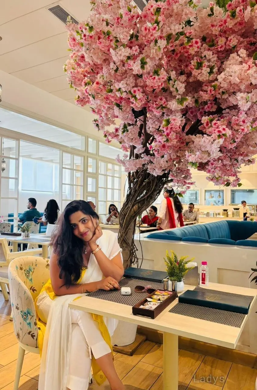 Nirusha, 25 years beautiful nude Hyderabad escorts girl, height  sm, Weight  kg