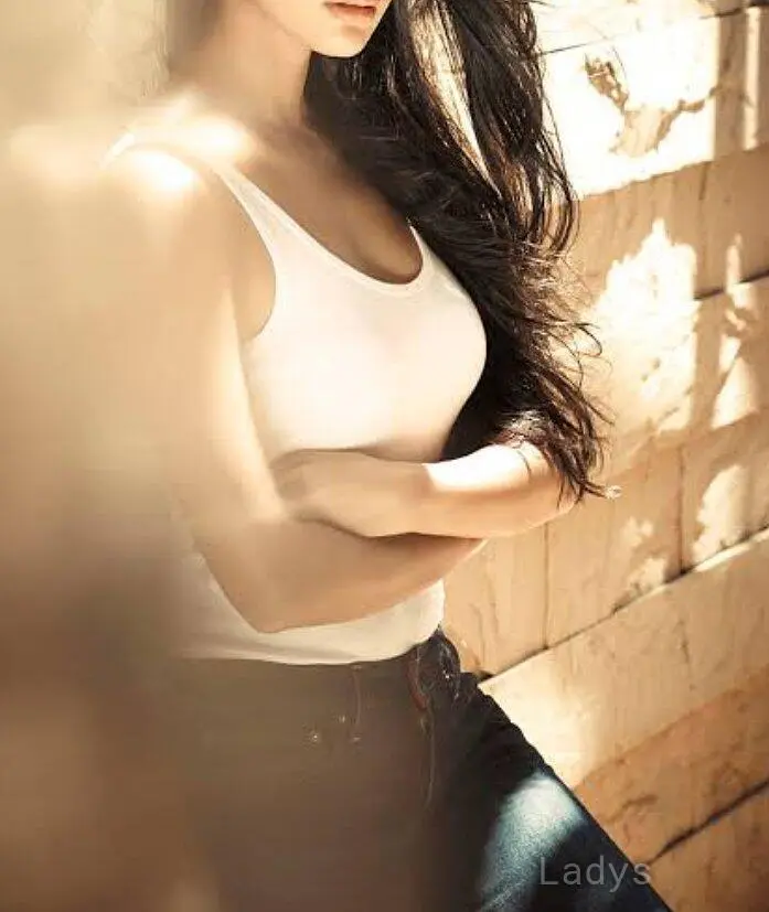 Papakipari, 21 years beautiful nude Hyderabad escorts girl, height 160 sm, Weight kg