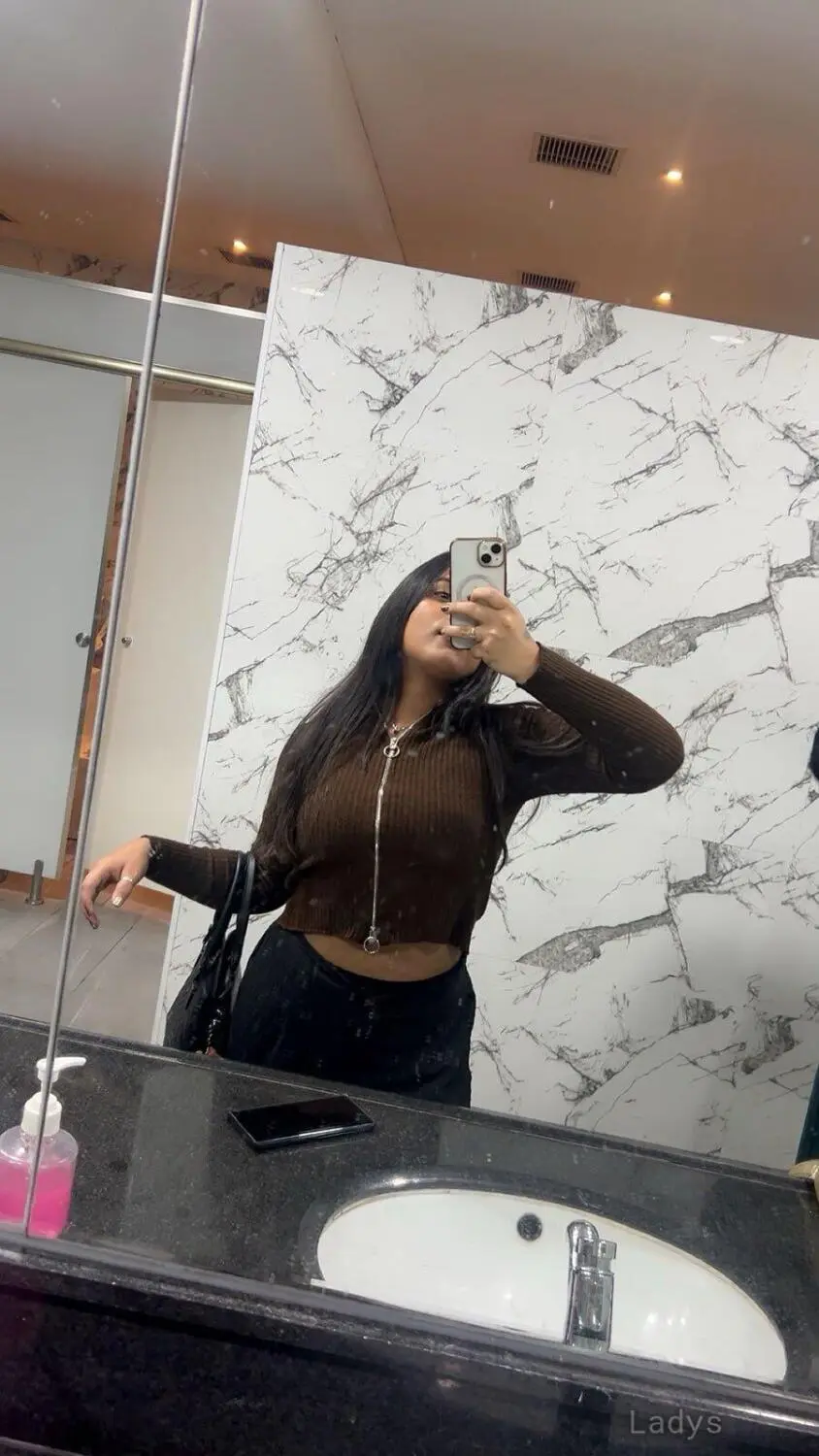 Preeti, 23 years beautiful nude Hyderabad escorts girl, height 153 sm, Weight kg