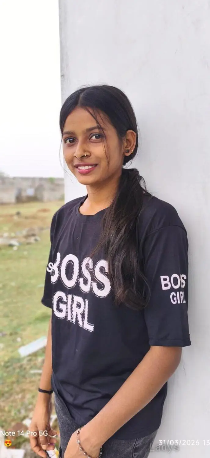 Priyanka, 24 years beautiful nude Hyderabad escorts girl, height 154 sm, Weight  kg