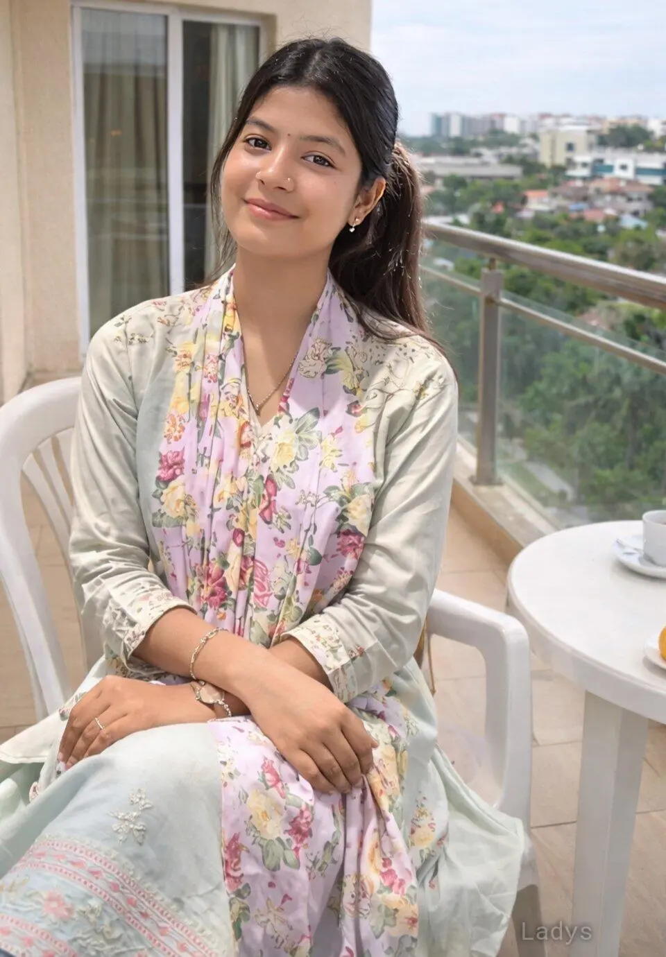 Ruth, 23 years beautiful nude Hyderabad escorts girl, height 162 sm, Weight  kg