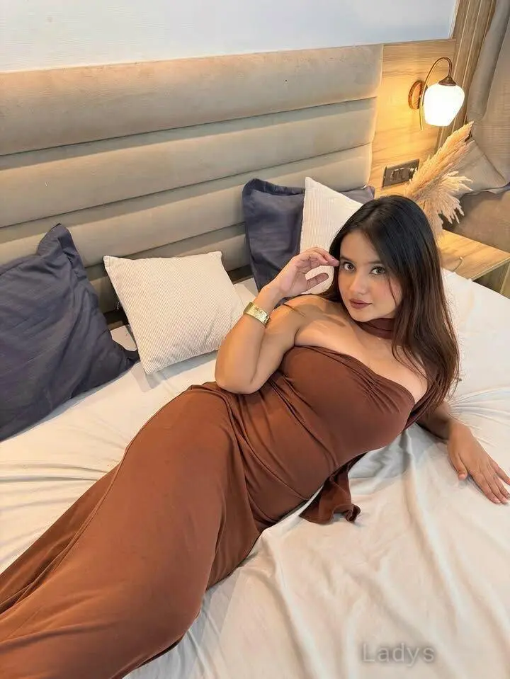 Sneha, 22 years beautiful nude Hyderabad escorts girl, height 162 sm, Weight kg