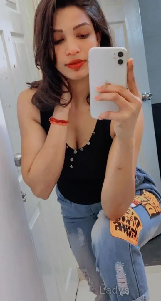 Sonia, 25 years beautiful nude Hyderabad escorts girl, height 154 sm, Weight  kg