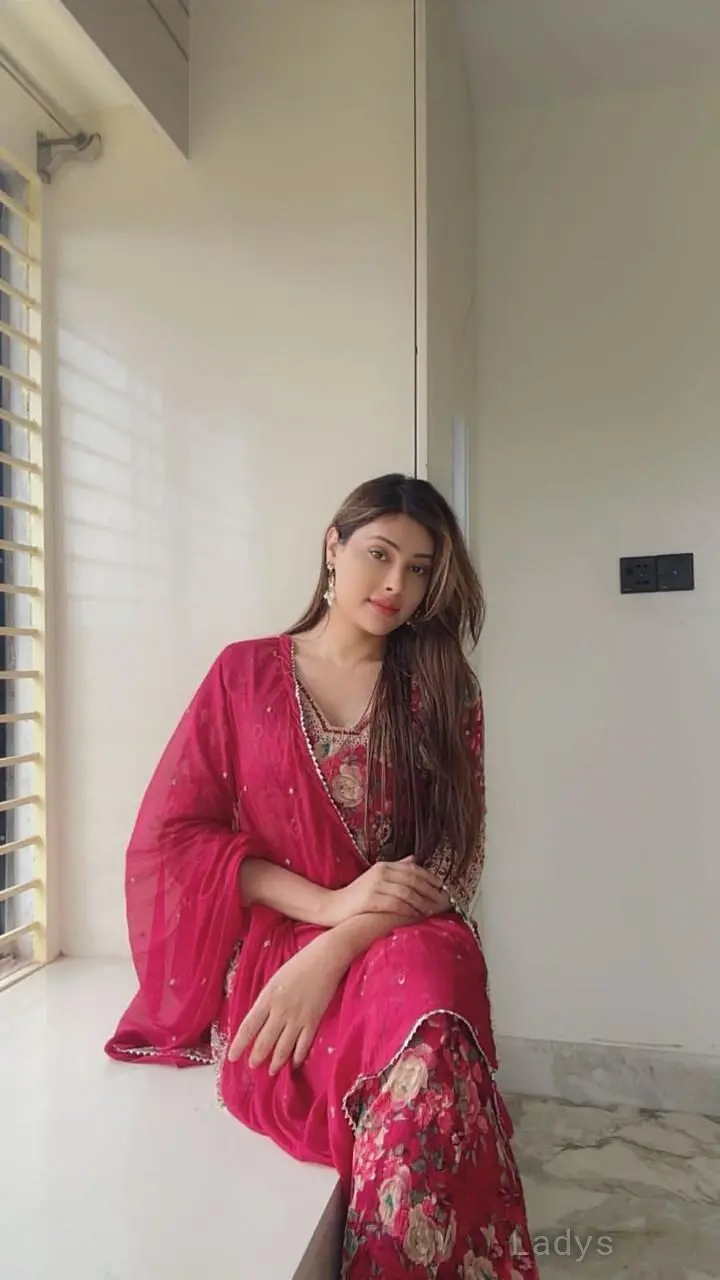 Supriya Shetty, 26 years beautiful nude Hyderabad escorts girl, height 154 sm, Weight kg