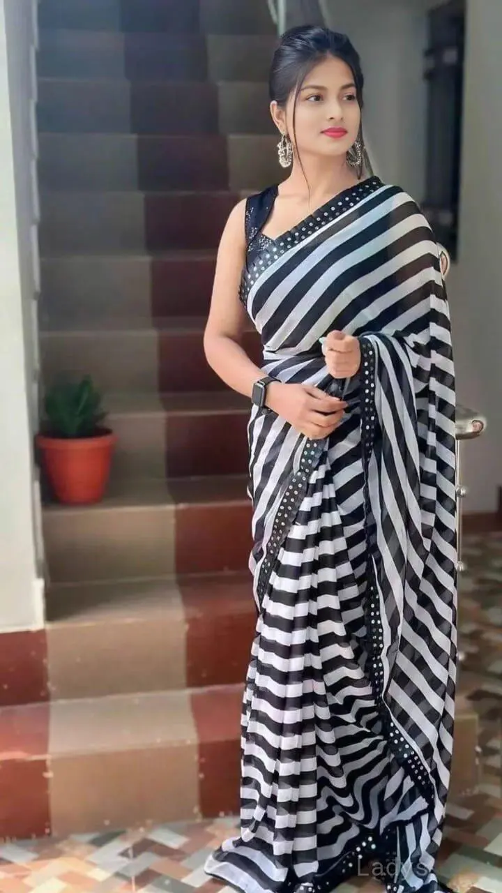 Vaishali Ji,  years beautiful nude Hyderabad escorts girl, height  sm, Weight  kg