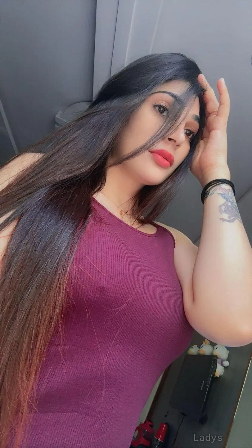 Yamini Sharma, 25 years beautiful nude Hyderabad escorts girl, height 168 sm, Weight  kg