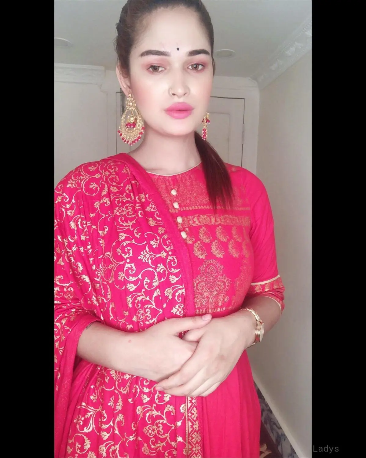 Manisha, 24 years sexy toples Hyderabad scorts girl, height 165 sm, Weight  kg