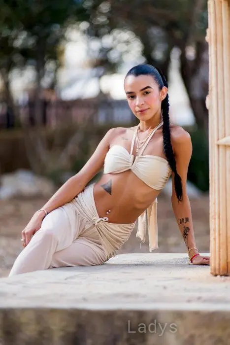 Miranda, 20 years beautiful nude Ibiza escorts girl, height 157 sm, Weight 47 kg
