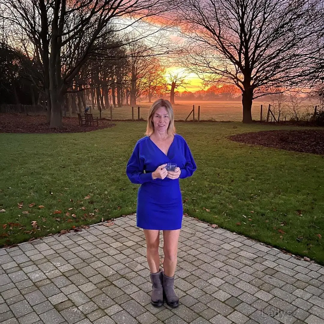 SummerRose, 40 years old Indianapolis escort girl with big tits, height 167 sm, Weight 59 kg