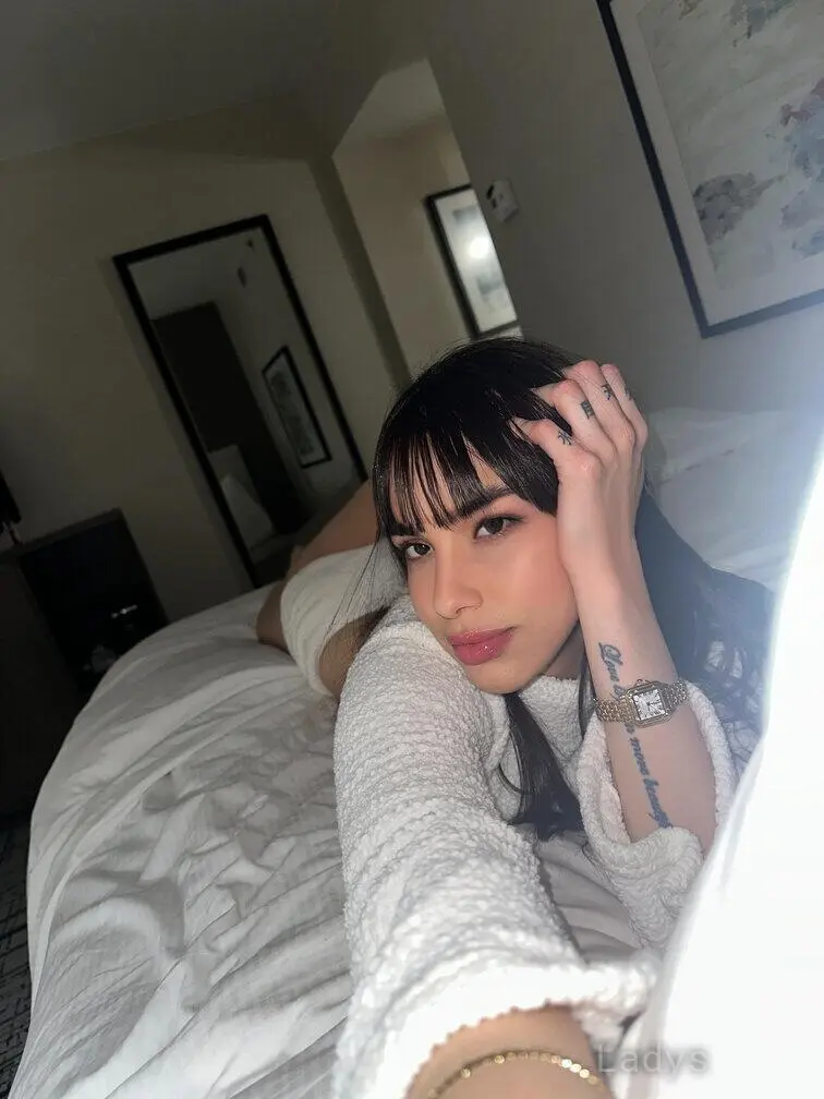 Camila, 23 years beautiful nude Indianapolis escorts girl, height 155 sm, Weight 54 kg