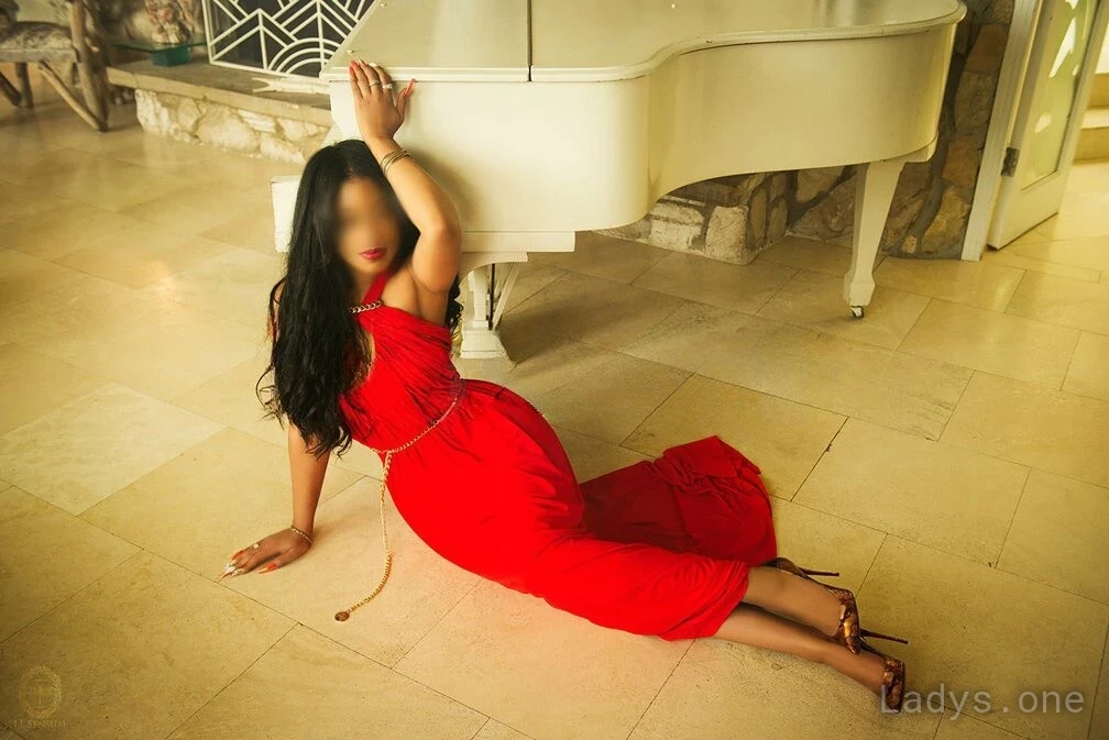 JAYDALEE HIGHLY, 36 years beautiful nude Indianapolis escorts girl, height 170 sm, Weight 55 kg