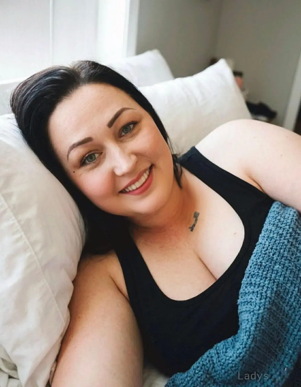 Jessi, 33 years beautiful nude Indianapolis escorts girl, height 165 sm, Weight 68 kg