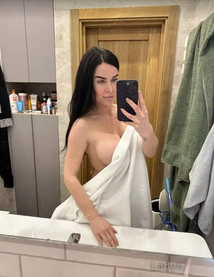 Luna Monroe, 30 years beautiful nude Indianapolis escorts girl, height 167 sm, Weight 53 kg