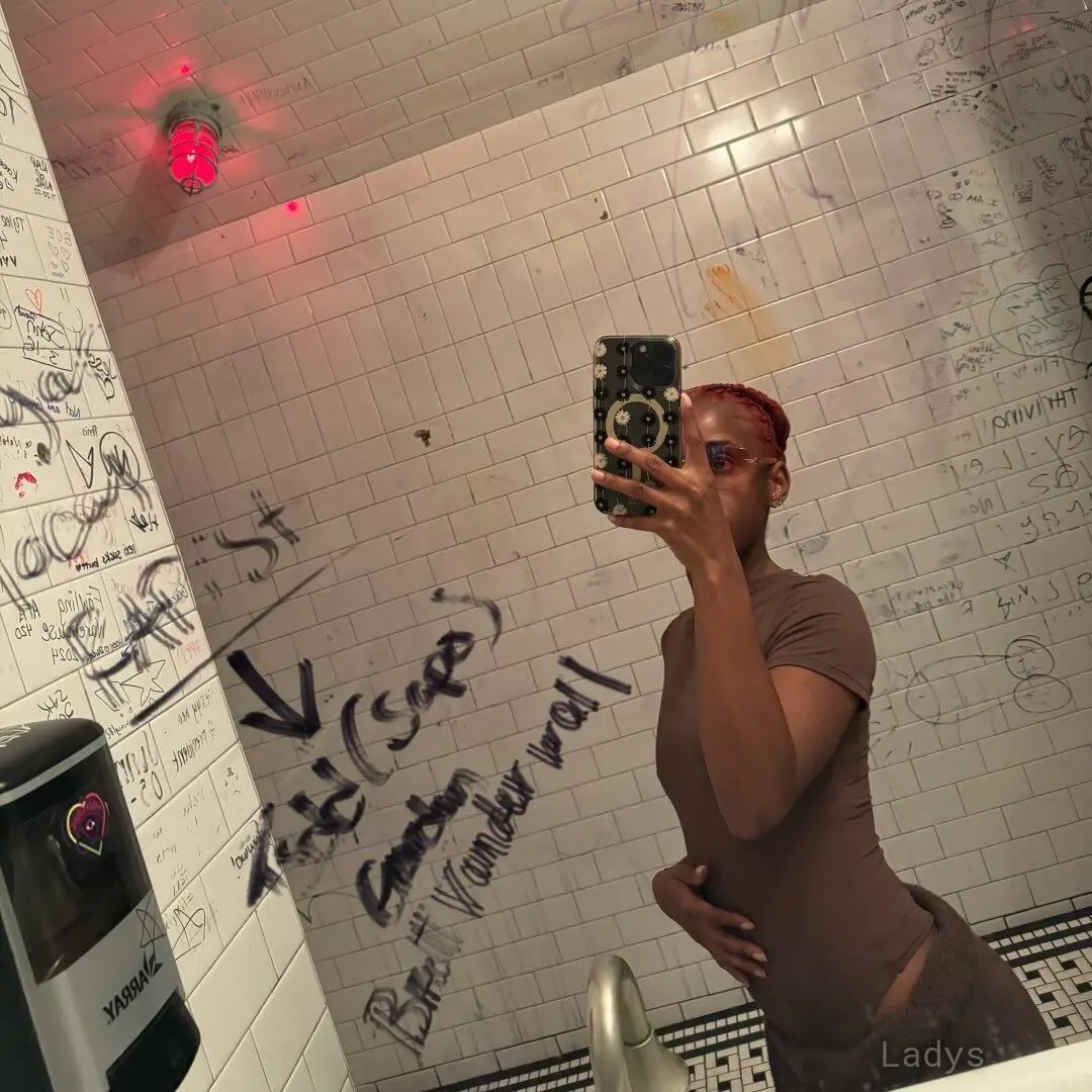 Vegancooooch, 29 years beautiful nude Indianapolis escorts girl, height 164 sm, Weight 62 kg