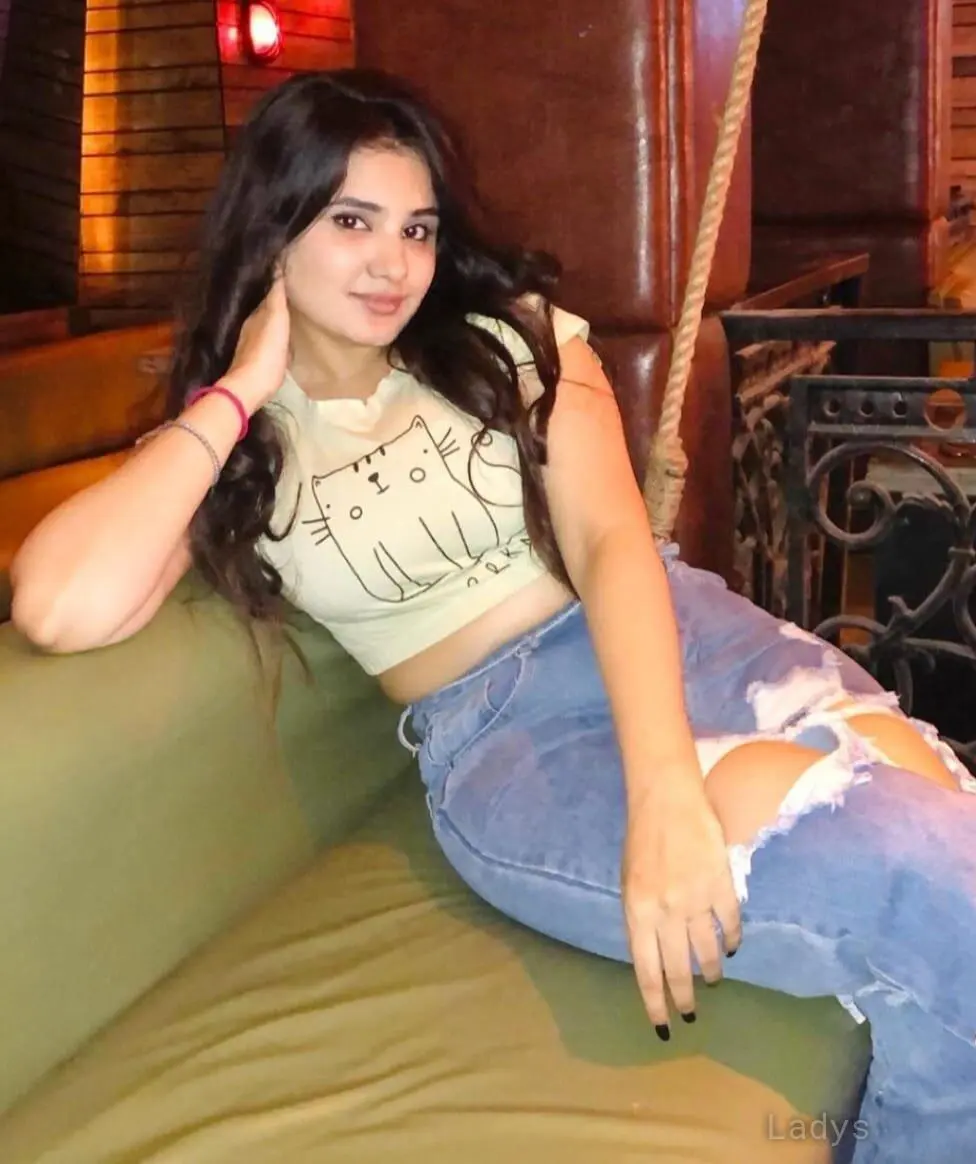 Aaliya,  years old Indore escort girl with big tits, height  sm, Weight  kg