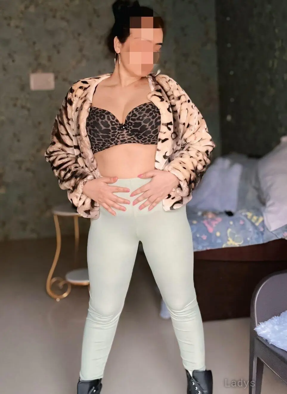 Bhabhi, 29 years old Indore escort girl with big tits, height 157 sm, Weight kg
