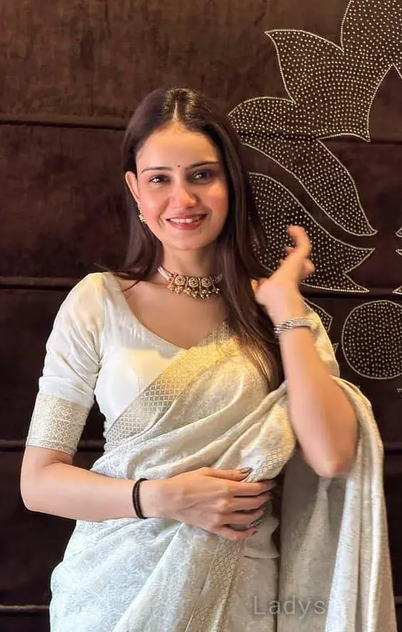 Kavya, 22 years old Indore escort girl with big tits, height 153 sm, Weight kg